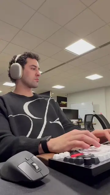 Enjoy the keyboard clicking  #Tech #startup #raw #fintech 
