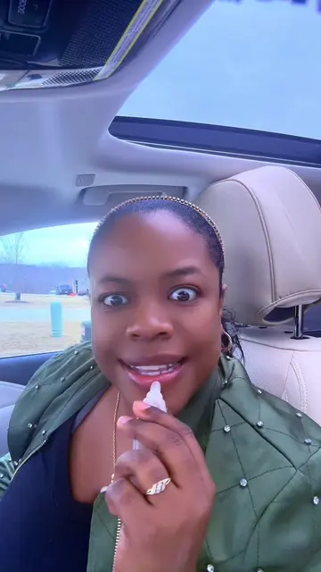 Did yall hear about the girl from the projects that became a millionaire ? #bell