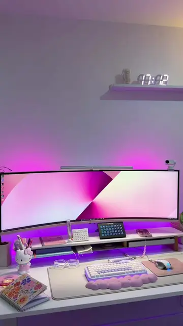 How to share-screen on a 49” ultrawide monitor 🖥️✨ I’m always on a call for wor