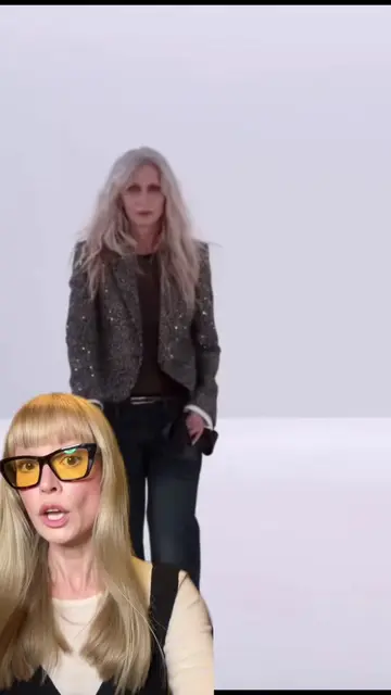 The Beauty of Aging on The Runways  #elisabettadessy #stephaniecavalli #chanel #