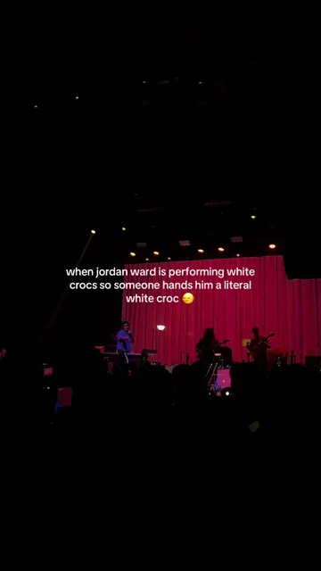 very fun show and he’s so cutesy 🙂‍↔️ @Ward in dtx last night at the bomb facto