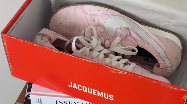 pink @Nike x @Jacquemus moon shoe 🩰🤍🎀 !!! #shoeunboxing #nikexjacquemus #moon