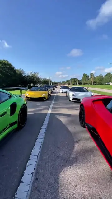Luxury Cars + Money Moves 💸💫 #money #moneytok #luxury #rich #motivation 