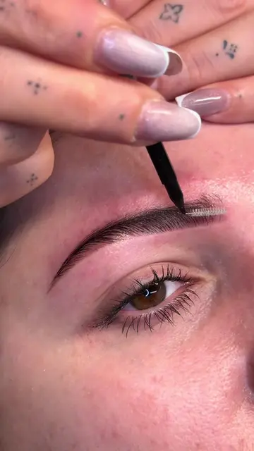 CLEAN BROWS 🫧 #browartist #fyp #fürdich #browlamination #brows 