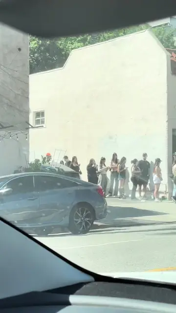 I think if your local pos waited 5 minutes I’d rate it higher :p #losangeles #co