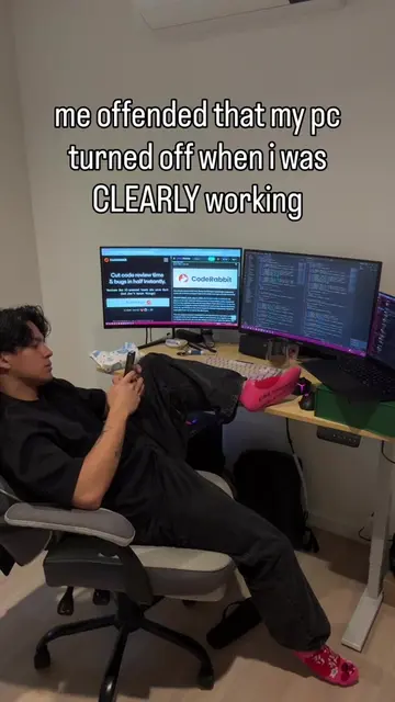 why would my pc do that?! #codingmemes #programmerhumor #softwareengineer #webde