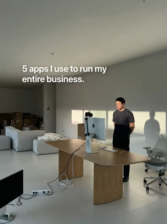A year ago I was doing everything manually. now my entire startup runs on AI too