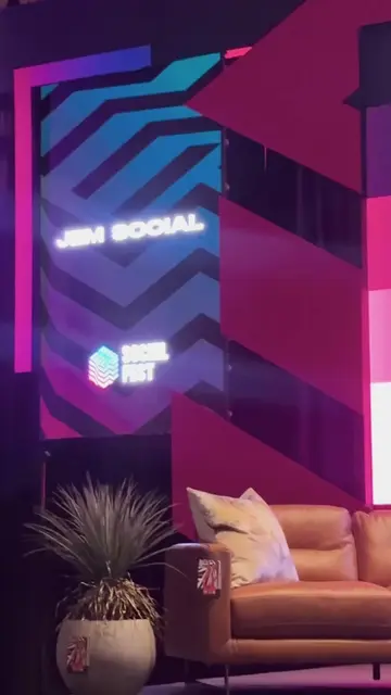 This is your sign to talk to strangers more! #rgv #socialfest #marketing #mcalle
