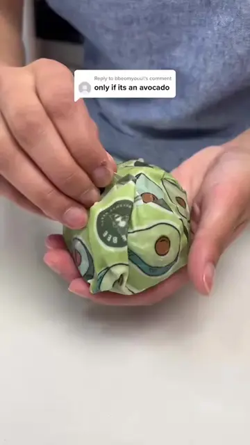 A fresh avocado is the best #asmr #beeswaxwraps #naturebee #avocado