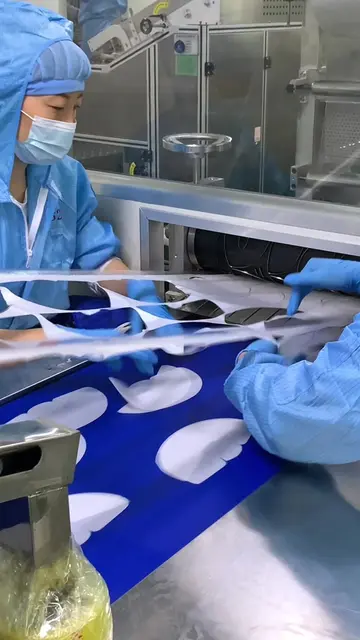 The production process of mask🥰 #mask #maskproduction #cosmeticsfactory #skinca
