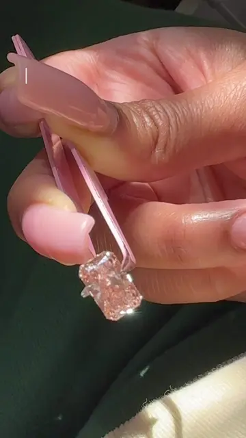 Designing a custom pink diamond ring is way more detailed than I expected 💎 I t