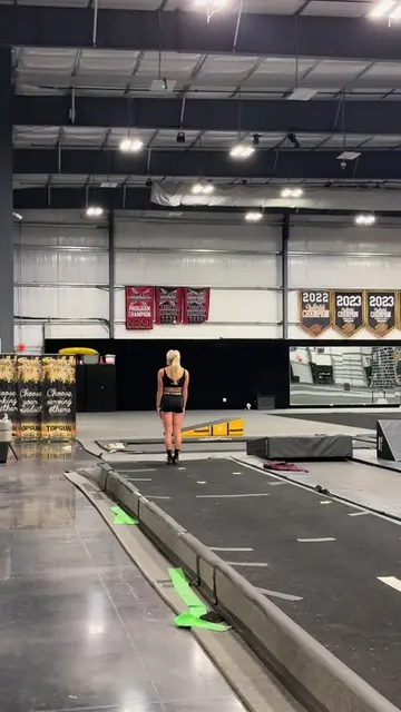 New skill let’s go!!💋💋#tumbuling #fullwhipdubclubbb 