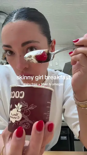skinny girl breakfast ideas @cocojune coconut protein yogurt is my fav 🫶 #break