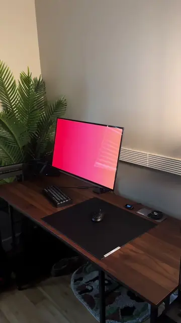 Switched it up. Is it better or worse? #techtok #minimalist #peripherals #setup 