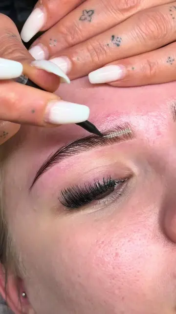 CLEAN BROWS 🪄 #browartist #fürdich #fyp #brows #brows 