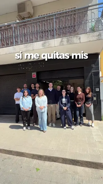 Paso 1 — Elige un nicho. No intentes venderle a todo el mundo. Elige un sector (