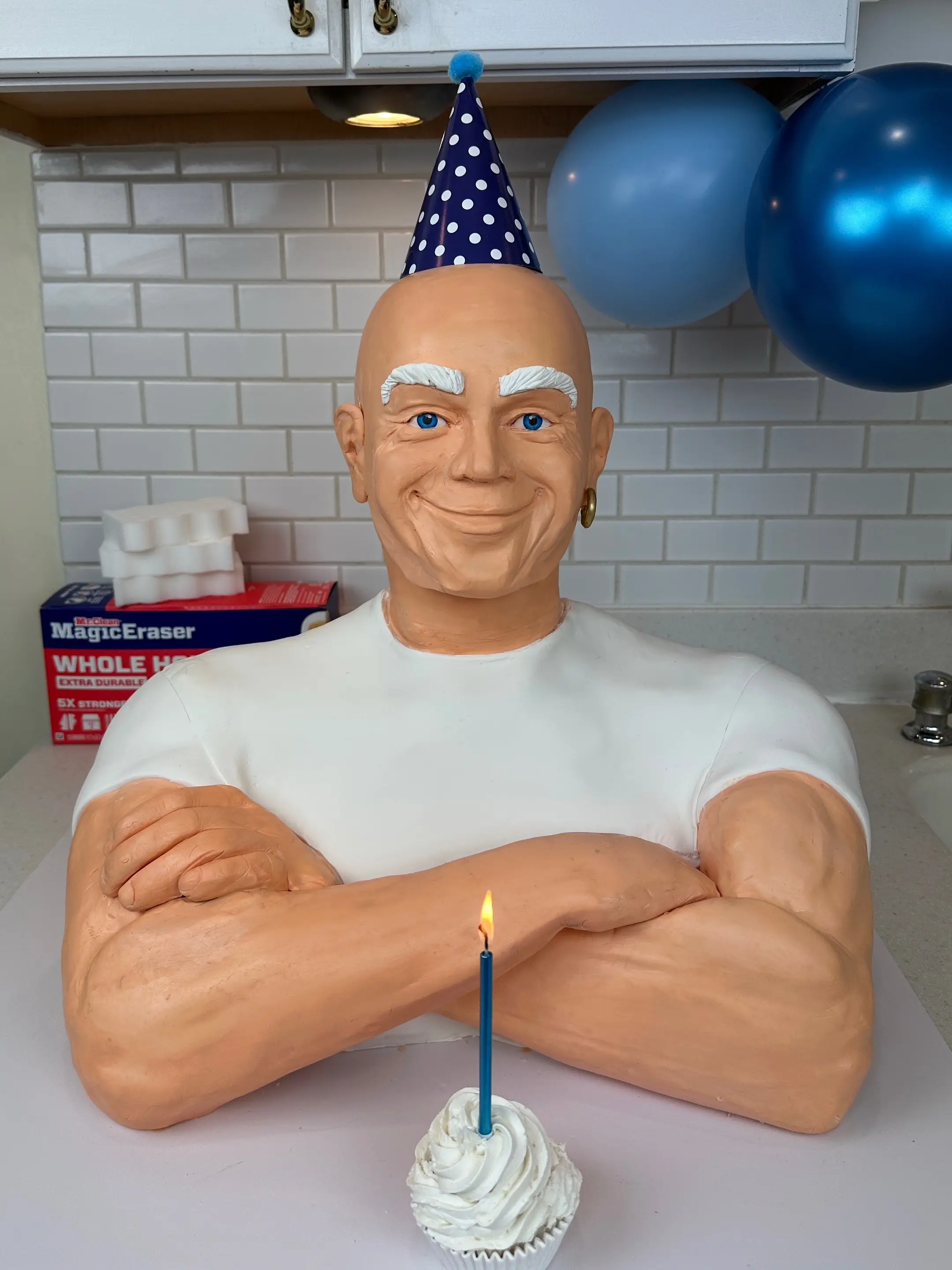 It’s my birthday, and I’ll shine if I want to. 💪✨ Once I cut into this spotless