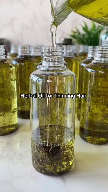 Rosemary Peppermint Hair & Scalp Oil - available at the link in our bio 🌱 #thin