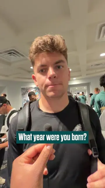 We had to 😂 #eagles #nfl #whenwereyouborn