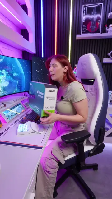 Who is actually using a 5090 these days? 👀 #pcgaming #GamingSetup #5090 #rtxon 