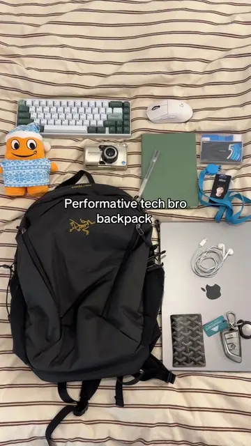 What’s in a tech bro’s backpack #backpack #everydaycarry #edc #Tech #softwareeng