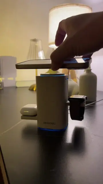 Charge 3 devices simultaneously! Say goodbye to the chaos of charging cables and