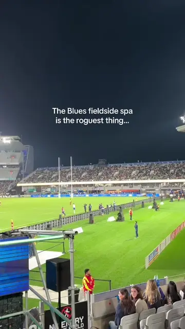 Anyone can jump in this btw, you literally just need to bring your togs to a blu