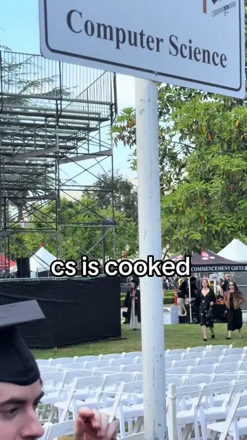 2k+ new cs majors on the job market btw  #computerscience #grad #compsci 