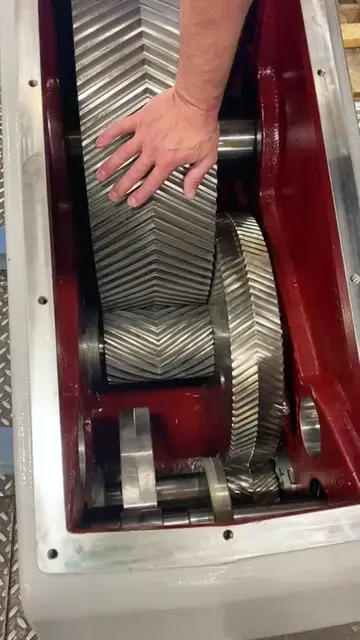 Why Pay More for Herringbone Gears?#gear #mechanicsoftiktok #howthingswork #fory