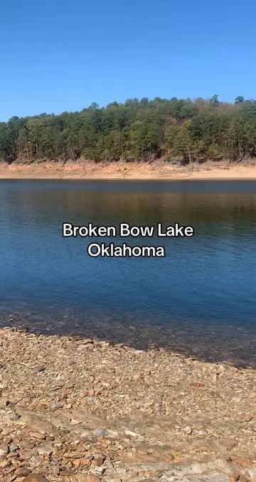Such a gorgeous and clear lake #brokenbow #oklahoma #lakes #travel 