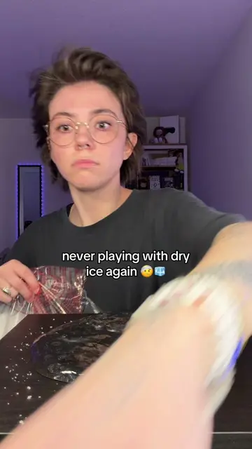 so touching dry ice with bare hands actually does hurt btw #slime #dryice #Scien