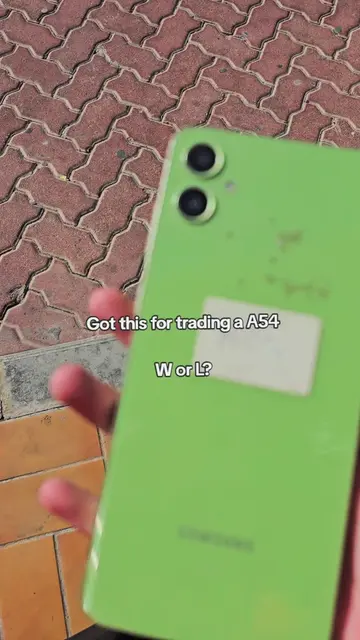 The A54 is a dummy phone too btw and isnt working #techtok #a05  #iphone #samsun