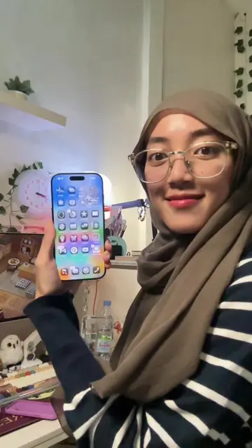 Bner2 kayak sulap 😭 warna widget homescreen nya bisa ngikutin warna casing 😭✌�