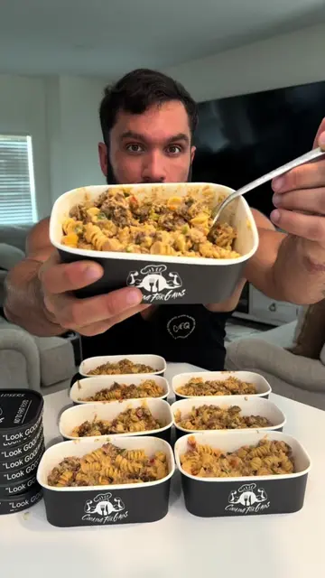 535 calories 64g protein 9g fats 52g carbs makes 8 meal preps  Medium heat shave