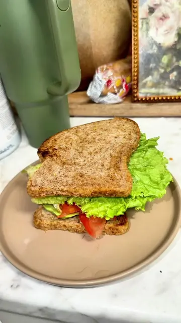 What I eat for breakfast as a busy mom that stands in her feet long hours for wo
