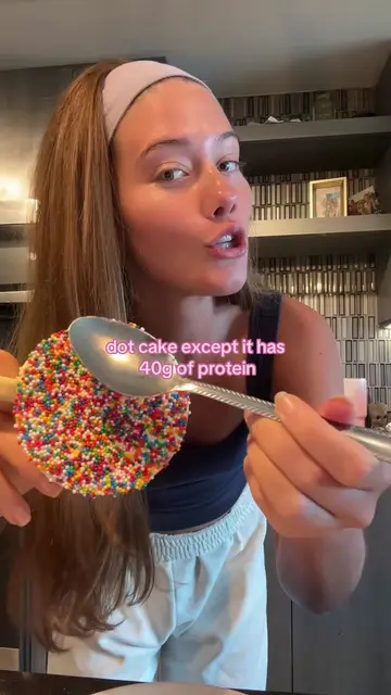 DOT CAKE but make it macro friendly 🤪  recipe: 2 prime bites brownies (we used 