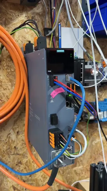 Let me show you over the temporary setup of this #Siemens Servo Positioner which