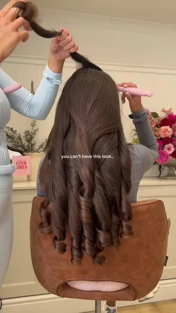 One of the most important steps in creating a bouncy blowdry ✨ Perfecting your s