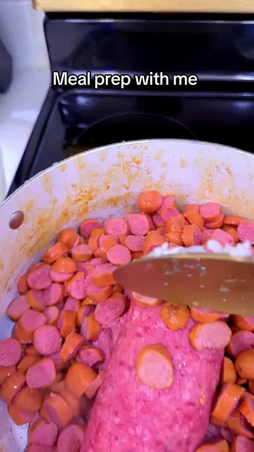 Meal prep time #bellahroze #queenaariah #mealprepideas #mealprepfordogs 