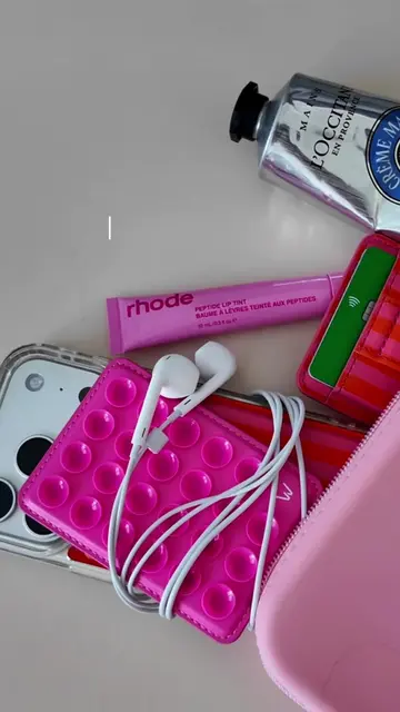 June iPhone refresh 💗🍊 I will never get over the tinted icons, my favvvvv! Let