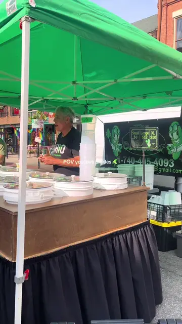 The Crazy Pickle always has the longest line at farmers markets for a reason!! D