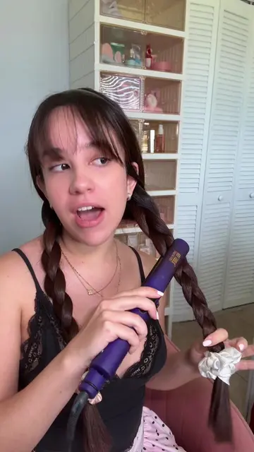 POV: Mi yo de 2016 pensando que tenía que dormir con trenzas toda la noche para 
