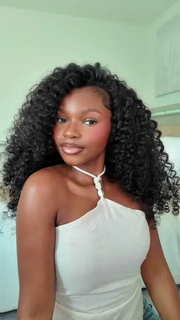 Can't get enough of the curly flip overs! My go-to hairstyle 😍 | stylist @yanna