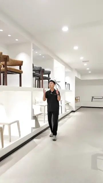 The factory and exhibition hall are integrated, allowing you to see and touch th