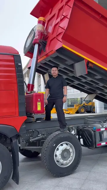 HOWO 8×4 Dump Truck for Export to Africa, ideal for heavy-duty transportation an