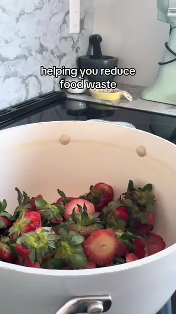 Creative and delicious ways to reduce food waste and save me money 🍓☕️🍌🍵 #cof