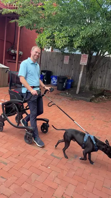 5 Reasons People Are Choosing the Zeen Over Traditional Mobility Aids 👇 The Zee