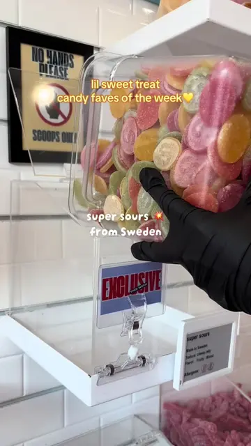 highlighting lil sweet treat’s fave candy of the week again 💛💛 so many good op