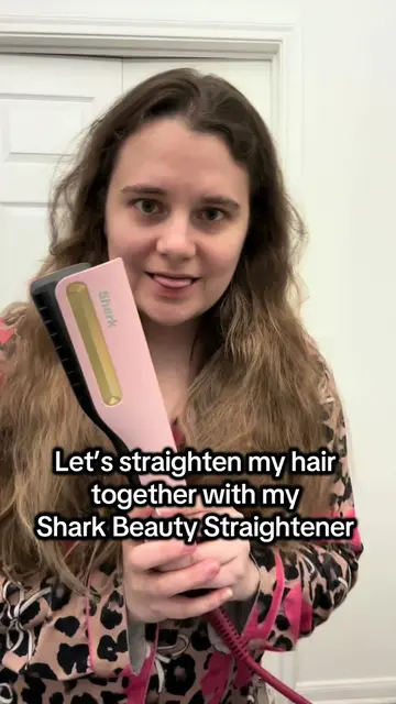 ✨Silky, sleek, and frizz-free in minutes! 🤩💖  This Shark Beauty straightener g