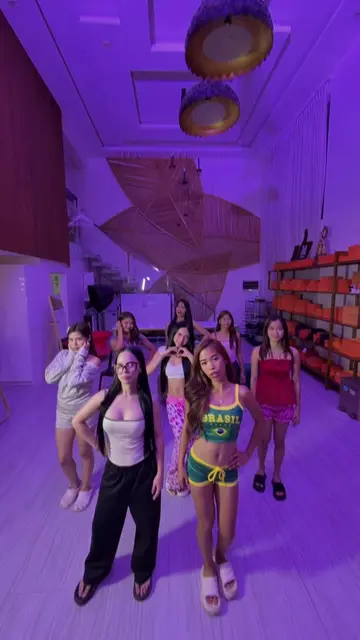 ENERGYYYY!!🤣 @Shelleine Yayks @Xyrene Gene @Lian♡ @Ella Dakz @𝒮𝒶𝓃𝒹𝓇𝒶𝒱𝒾�